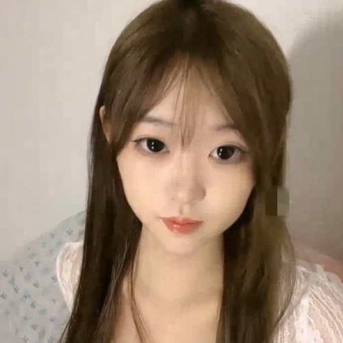 高颜值清纯颜主播@小吻 尺度福利秀[3V/2.24G]